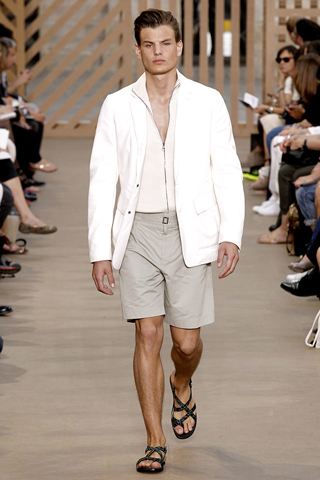 Louis Vuitton / - 2011